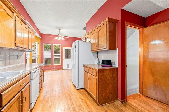 641 S Kisner Drive, Independence, MO 64056