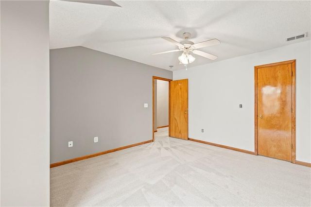 641 S Kisner Drive, Independence, MO 64056