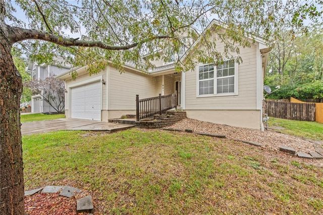 641 S Kisner Drive, Independence, MO 64056