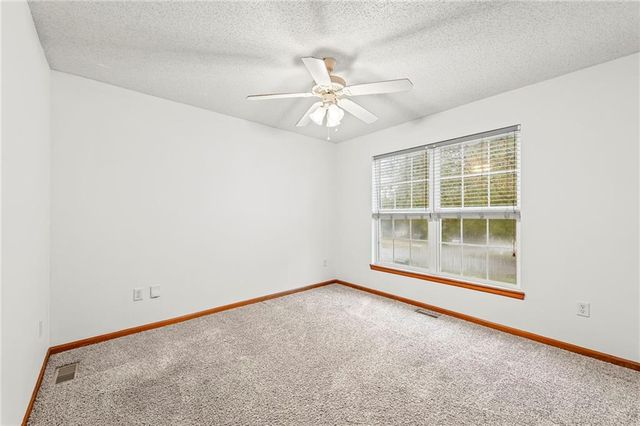 641 S Kisner Drive, Independence, MO 64056