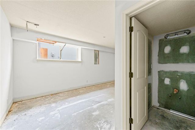 641 S Kisner Drive, Independence, MO 64056