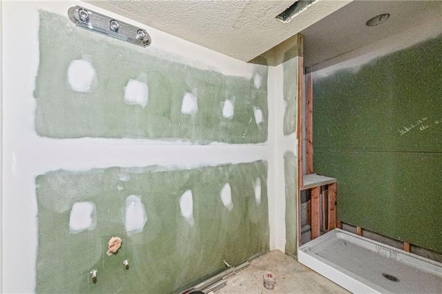 641 S Kisner Drive, Independence, MO 64056