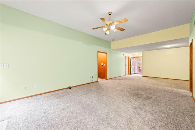 641 S Kisner Drive, Independence, MO 64056