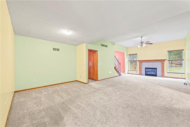 641 S Kisner Drive, Independence, MO 64056