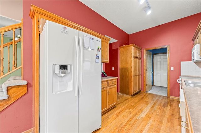 641 S Kisner Drive, Independence, MO 64056