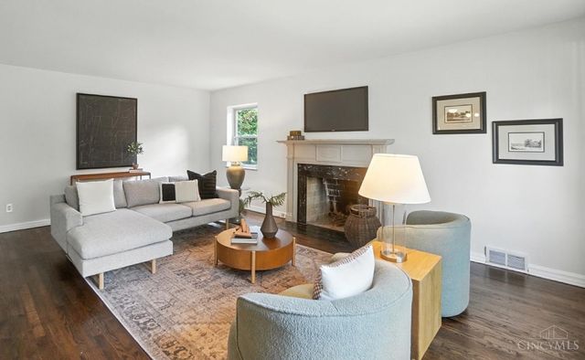 1224 Westminster Drive, Cincinnati, OH 45229