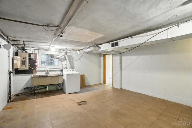 1224 Westminster Drive, Cincinnati, OH 45229