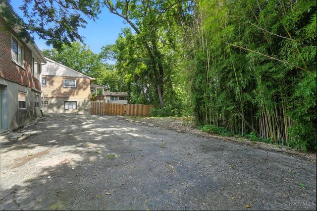 1224 Westminster Drive, Cincinnati, OH 45229