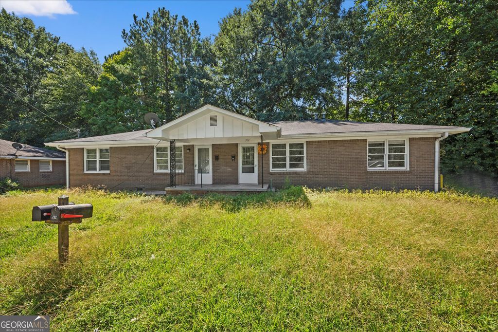 190 Opal Drive, Roswell, GA 30075