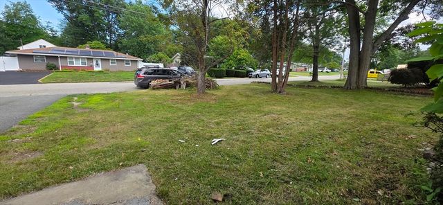 126 Lynn Rd, Brockton, MA 02302