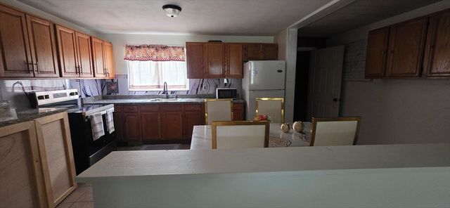 126 Lynn Rd, Brockton, MA 02302