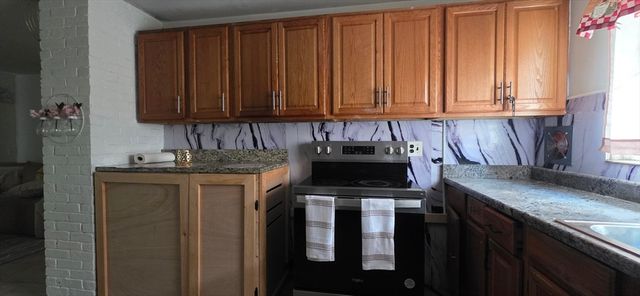 126 Lynn Rd, Brockton, MA 02302