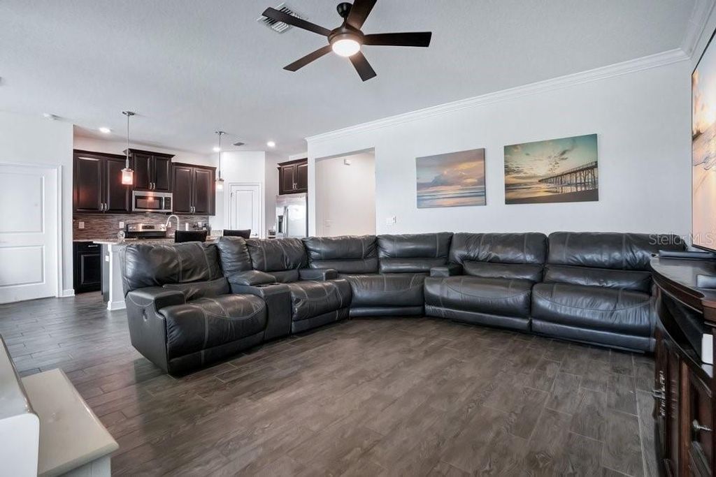 Image 12 of property listing at 14192 GOLD BRIDGE DRIVE, Orlando, FL 32824
