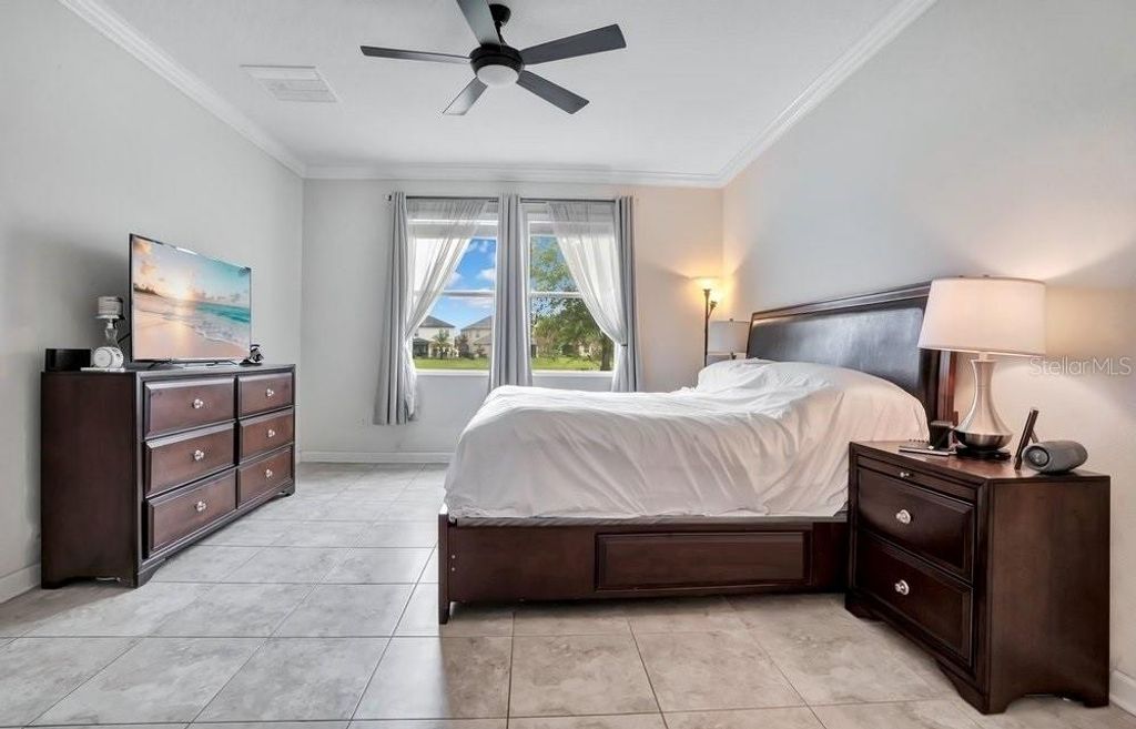 Image 15 of property listing at 14192 GOLD BRIDGE DRIVE, Orlando, FL 32824
