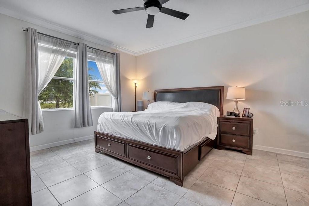 Image 16 of property listing at 14192 GOLD BRIDGE DRIVE, Orlando, FL 32824