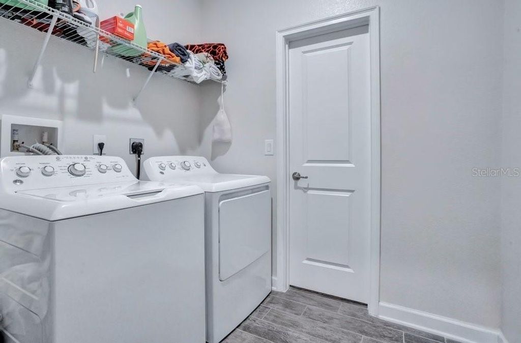 Image 23 of property listing at 14192 GOLD BRIDGE DRIVE, Orlando, FL 32824