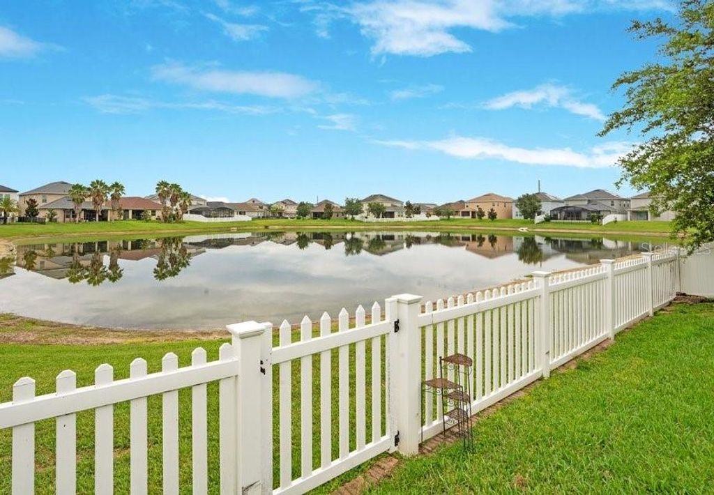 Image 25 of property listing at 14192 GOLD BRIDGE DRIVE, Orlando, FL 32824