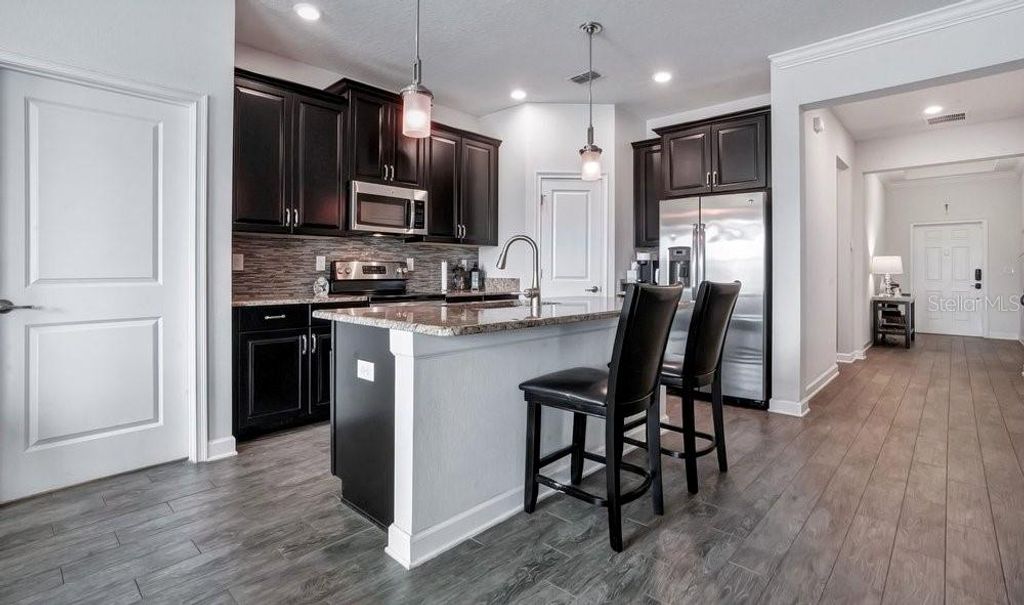 Image 4 of property listing at 14192 GOLD BRIDGE DRIVE, Orlando, FL 32824