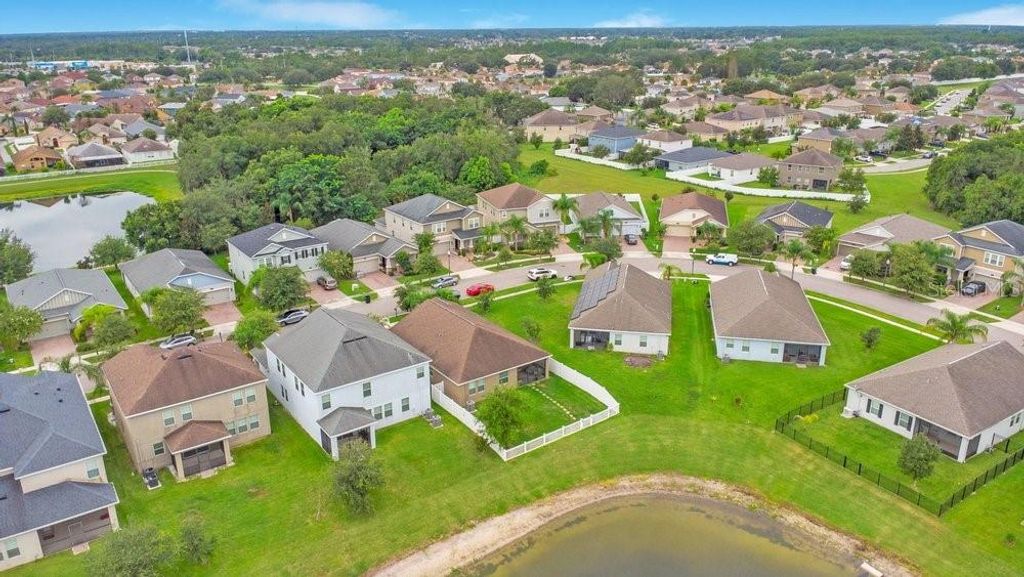 Image 32 of property listing at 14192 GOLD BRIDGE DRIVE, Orlando, FL 32824
