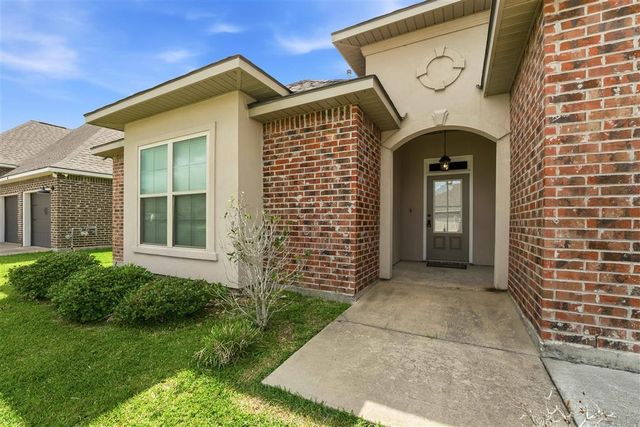 66 Pepper Creek Drive, Sulphur, LA 70663