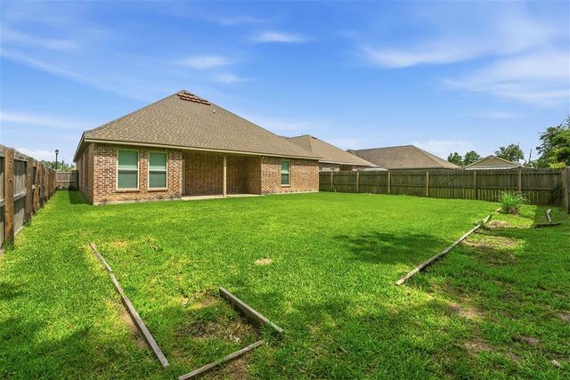 66 Pepper Creek Drive, Sulphur, LA 70663