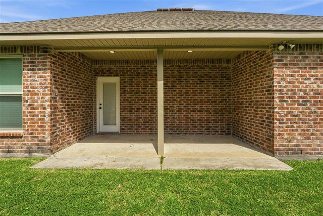 66 Pepper Creek Drive, Sulphur, LA 70663