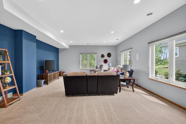1161 Heritage Court, Sun Prairie, WI 53590