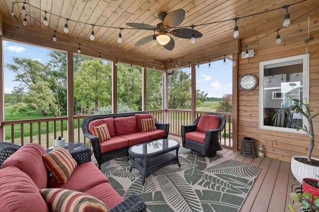 1161 Heritage Court, Sun Prairie, WI 53590
