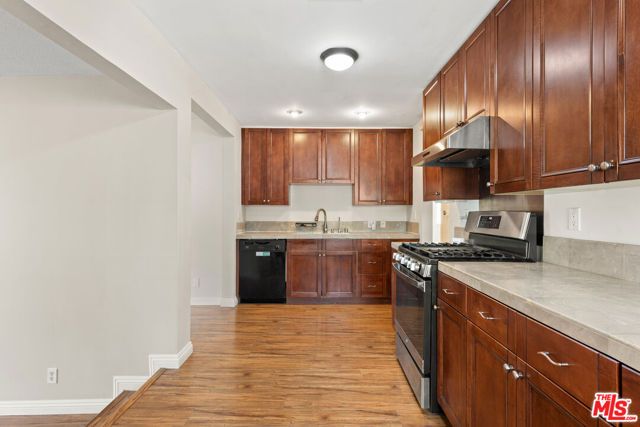 8512 Belford Avenue, Los Angeles, CA 90045