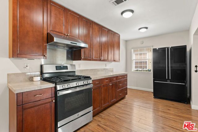 8512 Belford Avenue, Los Angeles, CA 90045