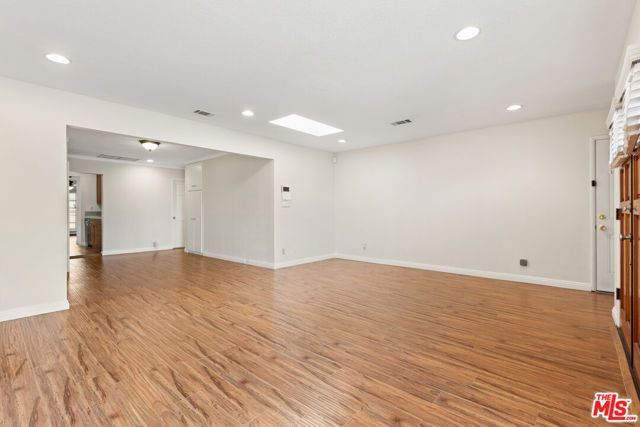 8512 Belford Avenue, Los Angeles, CA 90045