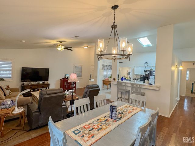 10005 Marco Polo Avenue, Bakersfield, CA 93312