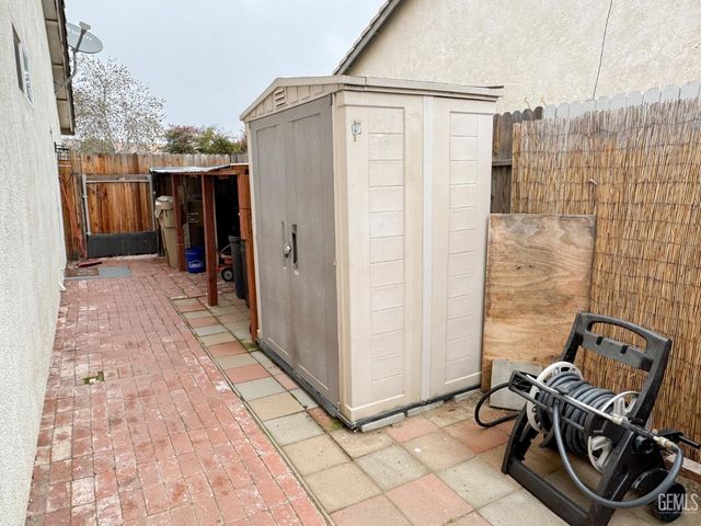 10005 Marco Polo Avenue, Bakersfield, CA 93312