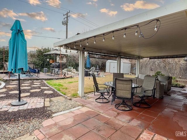 10005 Marco Polo Avenue, Bakersfield, CA 93312