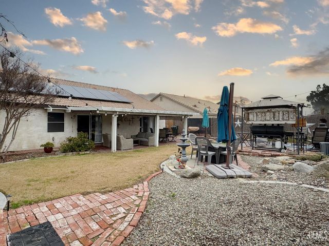 10005 Marco Polo Avenue, Bakersfield, CA 93312