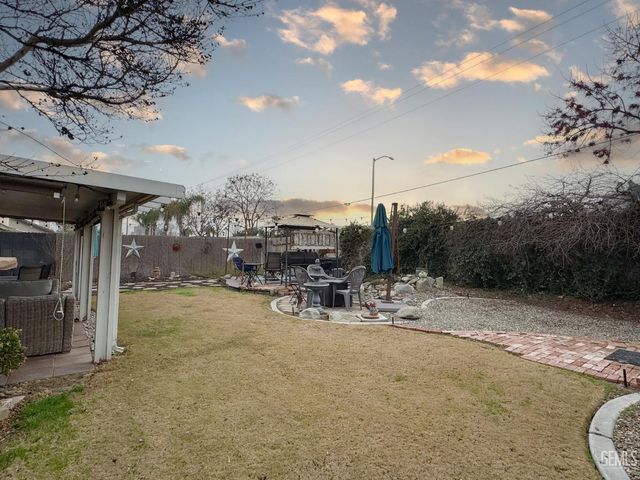 10005 Marco Polo Avenue, Bakersfield, CA 93312