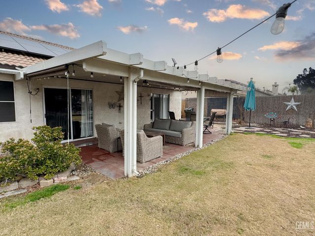 10005 Marco Polo Avenue, Bakersfield, CA 93312