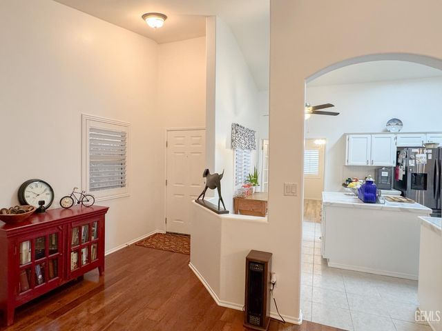 10005 Marco Polo Avenue, Bakersfield, CA 93312