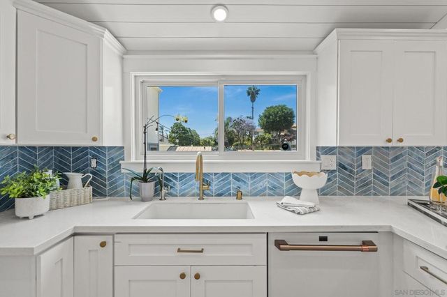 305 Pomona Ave, Coronado, CA 92118