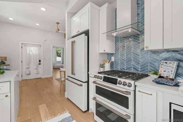 305 Pomona Ave, Coronado, CA 92118