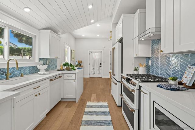 305 Pomona Ave, Coronado, CA 92118