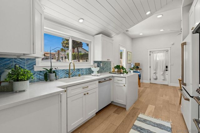 305 Pomona Ave, Coronado, CA 92118