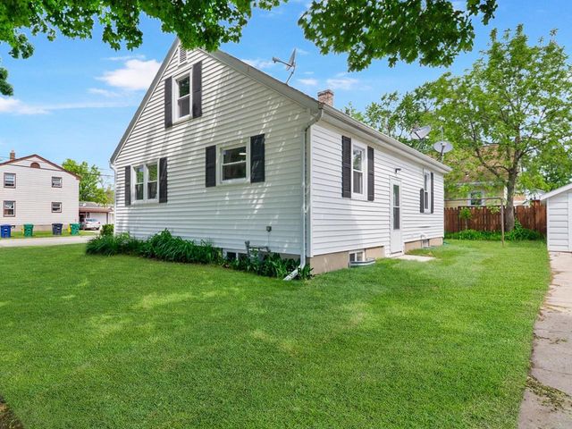 400 NEWHALL STREET, Green Bay, WI 54302