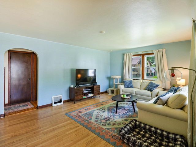 400 NEWHALL STREET, Green Bay, WI 54302