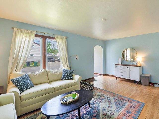 400 NEWHALL STREET, Green Bay, WI 54302