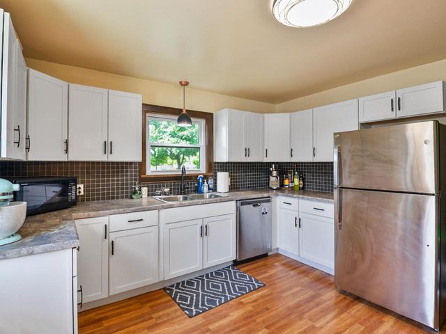400 NEWHALL STREET, Green Bay, WI 54302