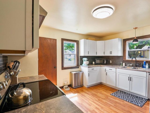 400 NEWHALL STREET, Green Bay, WI 54302