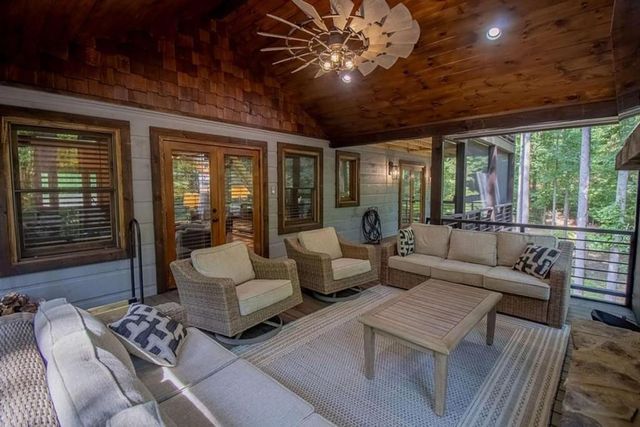 142 Timber Ridge Road, Blue Ridge, GA 30513