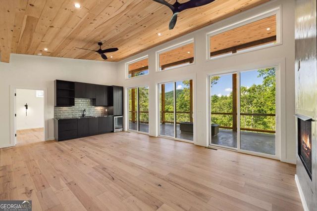 265 Park Glen Lane, Mineral Bluff, GA 30559