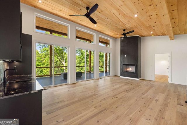 265 Park Glen Lane, Mineral Bluff, GA 30559